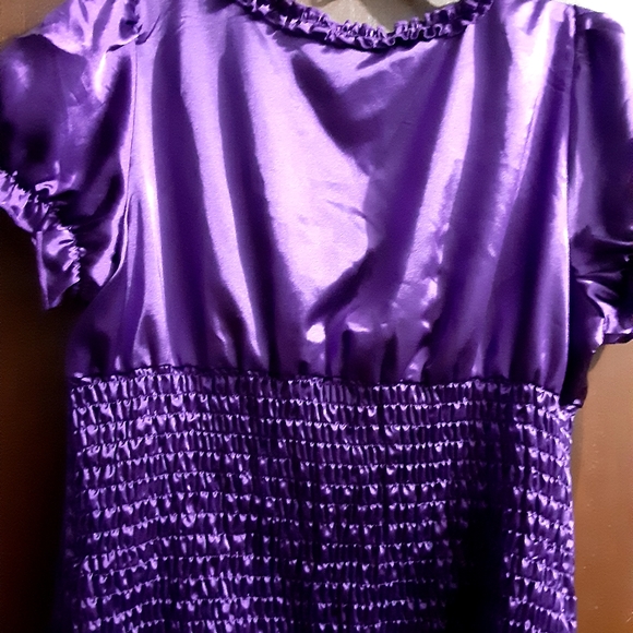 Top - Picture 2 of 2